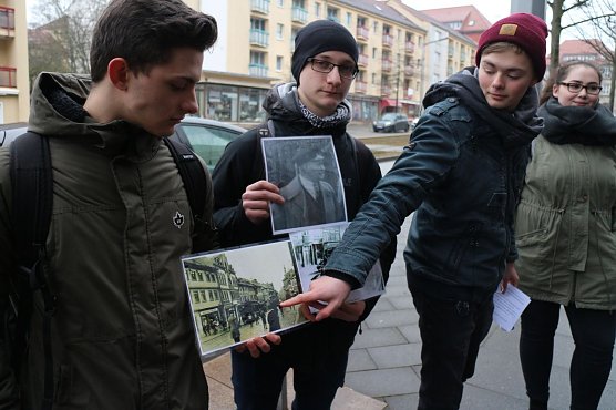 Die Sch&uuml;lerinnen und Sch&uuml;ler des Herder-Gymnasiums haben sich eingehend mit den Lebensumst&auml;nden der Opfer auseinandergesetzt (Foto: Angelo Glashagel)