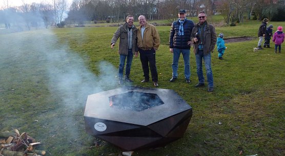 Ein etwas anderes Osterfeuer (Foto: Hans-Leopold Holzapfel)