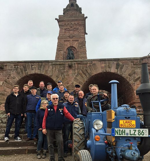 Alte Landtechnik beim alten Kaiser (Foto: Heiko Kolbe) Alte Landtechnik beim alten Kaiser (Foto: Heiko Kolbe)