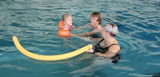 Letzte Bahn schwamm Leni selbst (Foto: Karl-Heinz Herrmann) Letzte Bahn schwamm Leni selbst (Foto: Karl-Heinz Herrmann)