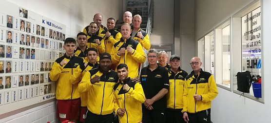 Die Mannschaft und das Betreuerteam (Foto: T. Ostmann)