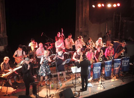 Nachmittagskonzert der Hensen Bigband (Foto: Kunsthof Friedrichsrode) Nachmittagskonzert der Hensen Bigband (Foto: Kunsthof Friedrichsrode)