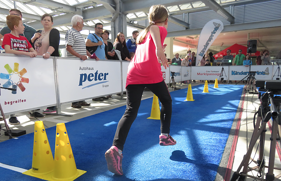 REWE Kindersprint - Finale in der Marktpassage (Foto: Jana Hiersemann-Bouldjediane) REWE Kindersprint - Finale in der Marktpassage (Foto: Jana Hiersemann-Bouldjediane)