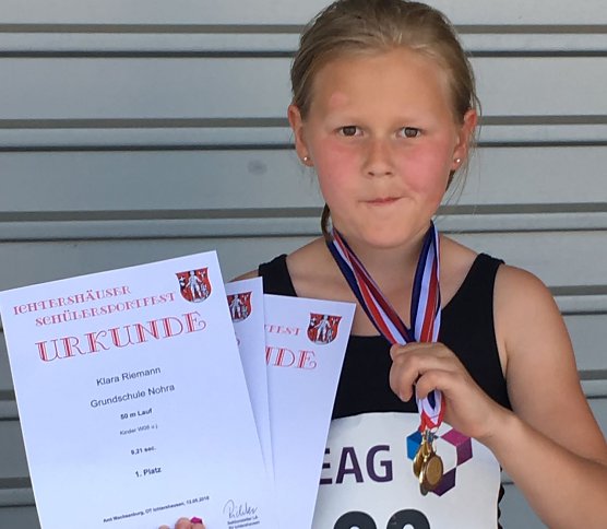 Klara r&auml;umt jede Woche Titel ab (Foto: privat)