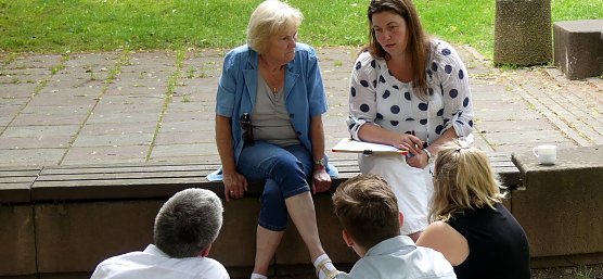 Miteinander geredet (Foto: R. Englert)