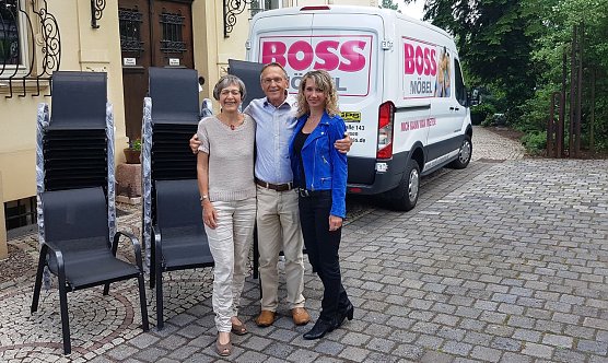 St&uuml;hle geliefert (Foto: privat)