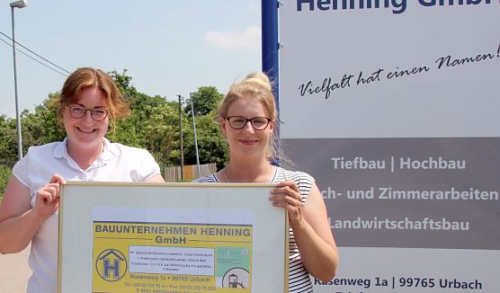 Scheck &uuml;bergeben (Foto: privat)