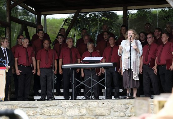 13. Kreischorfest in Holzsußra (Foto: Siegfried Wenzel) 13. Kreischorfest in Holzsußra (Foto: Siegfried Wenzel)