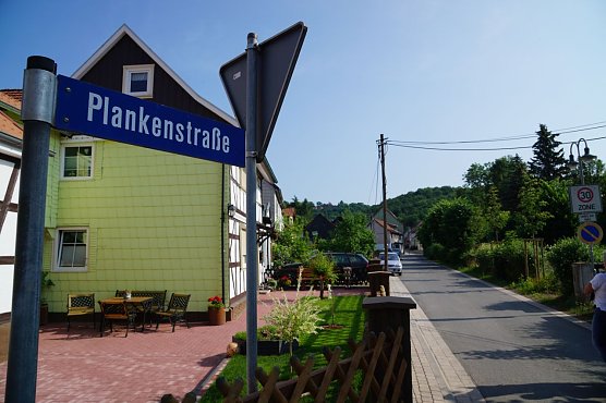Knapp 12 Monate wurde die Plankenstra&szlig;e in Neustadt grundhaft saniert. (Foto: Susanne Schedwill)