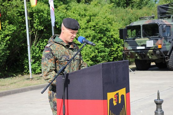 Einheiten der Bundeswehr verabschiedet (Foto: Karl-Heinz Herrmann) Einheiten der Bundeswehr verabschiedet (Foto: Karl-Heinz Herrmann)