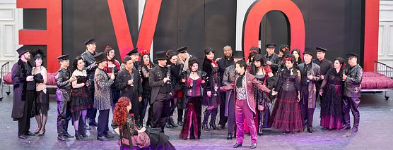 La traviata mit glanzvoller Premiere (Foto: András Dobi) La traviata mit glanzvoller Premiere (Foto: András Dobi)