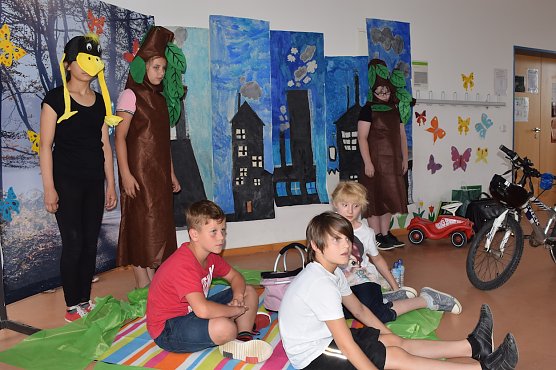 Waldprojekt an der Grundschule Bertolt Brecht (Foto: Olaf Schulze) Waldprojekt an der Grundschule Bertolt Brecht (Foto: Olaf Schulze)