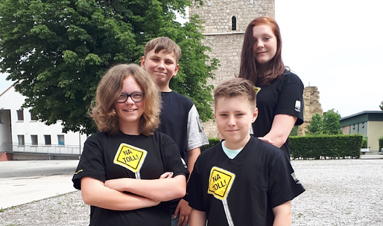 Vier "Schulreporter" der Petersbergschule: Michael Scharfe, Leonie Mariella Herud (v.l. oben), Michelle Schmidt und Hannes Willerbach (v.l. unten) (Foto: Katja Vopel)
