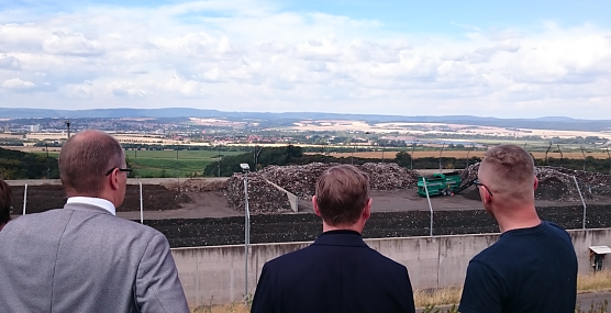 Ministerpr&auml;sident Bodo Ramelow zu Besuch am Abfallwirtschaftszentrum Nentzelsrode (Foto: Angelo Glashagel)