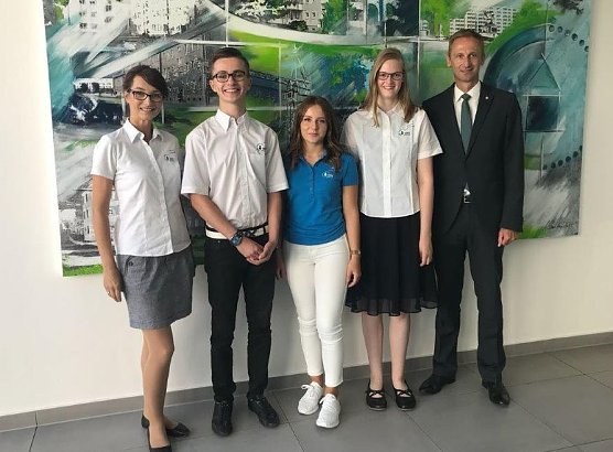 Von links: Sandra Nikoleizig, Steve-Rupert Reichelt, Paula Kramer, Rebecca Gerlach, Sven D&ouml;rmann (Foto: WBG)