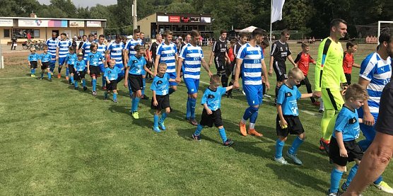 Einlauf in Camburg (Foto: B. Krauss)