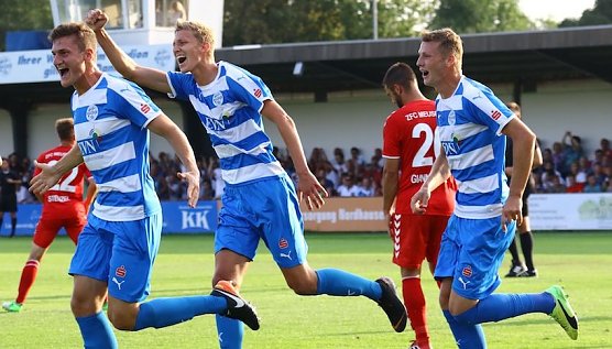 Mit Volldampf gegen den Aufsteiger (Foto: Bernd Peter)