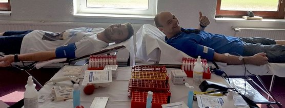 Sportplatz, Fu&szlig;ball und ein Blutspendetermin (Foto: privat)