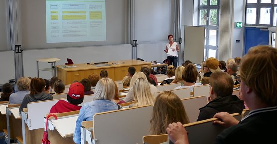 Interessiert an einem Studium (Foto: Hochschule Nordhausen)
