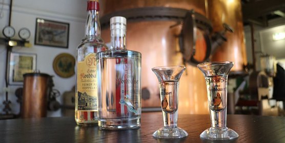 Altes Haus unter neuer Leitung: Thomas M&uuml;ller will die Echte Nordh&auml;user Traditionsbrennerei weiter entwickeln (Foto: Angelo Glashagel)