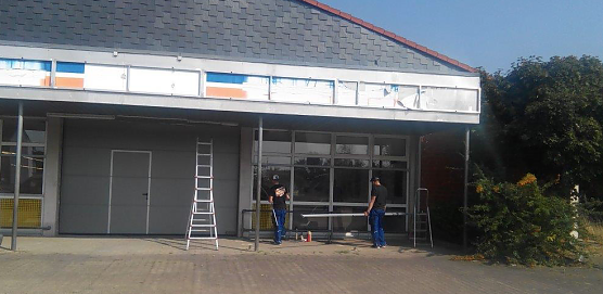 Gegenw&auml;rtig sind Handwerker zugange, um den ehemaligen Penny-Markt in der Grenzstra&szlig;e f&uuml;r ein neues Leben vorzubereiten (Foto: Kurt Frank)