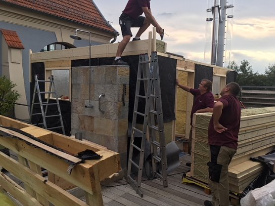 Bauarbeiten an der Blockhaussauna (Foto: Badehaus Nordhausen)