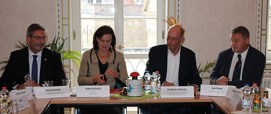 GRW-F&ouml;rderbescheid f&uuml;r ein Regionalbudget (Foto: Karl-Heinz Herrmann)