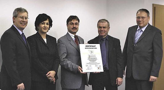 Urkunde erhalten (Foto: nnz)