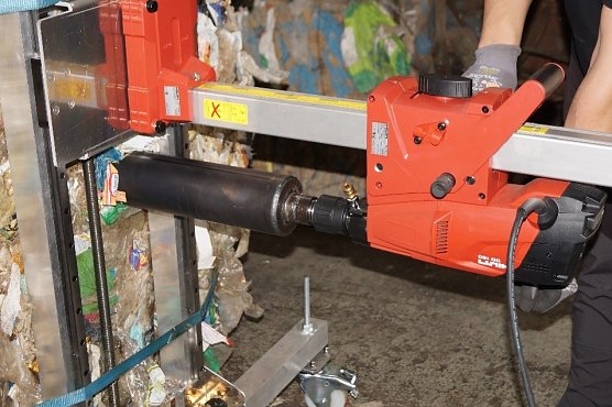 Ballenbeprobungsmaschine (Foto: Christian Borowski)