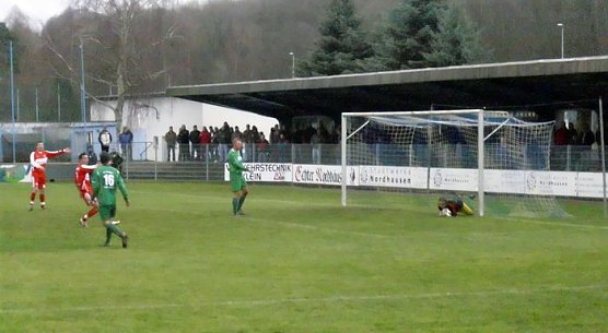 Wacker gegen Einheit (Foto: H. Dressler) Wacker gegen Einheit (Foto: H. Dressler)