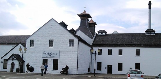 Eine schottische Destillerie (Foto: Karl Gebhardt)