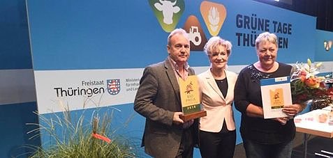 Horizont-Chef Ren&eacute; K&uuml;bler nimmt die Auszeichnung entgegen (Foto: Horizont-Verein)