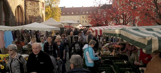 Buntes Treiben auf dem Nordh&auml;user "Marktplatz" (Foto: nnz)