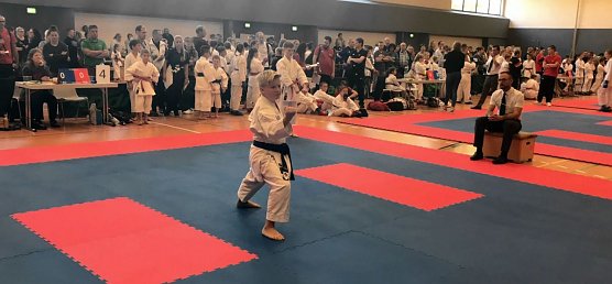 Nico Reim bei der Kata (Foto: S. Schr&ouml;ter)