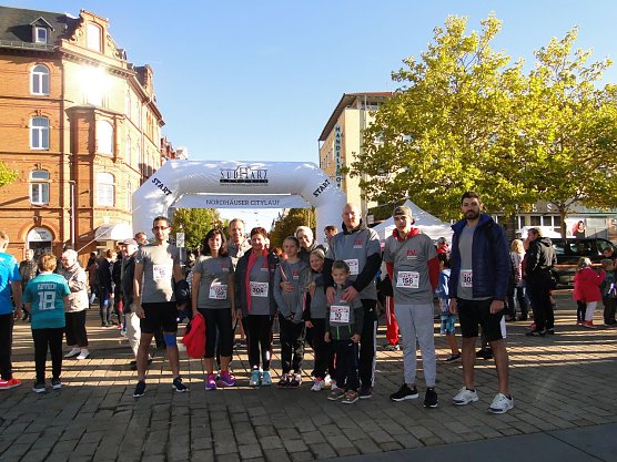 Laufen f&uuml;r den guten Zweck - die Mitarbeiter der P.V. Betonfertigteilwerke schwitzten auch f&uuml;r das Neust&auml;dter Hospiz (Foto: Doreen Bohne)