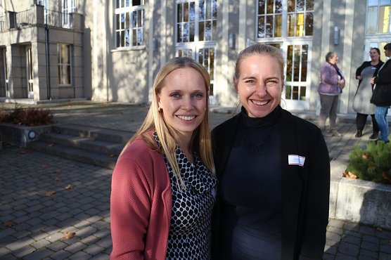 Koordinatorin Christin John und die Leiterin des Kreisjugendrings, Jennifer Pohl (Foto: Angelo Glashagel)