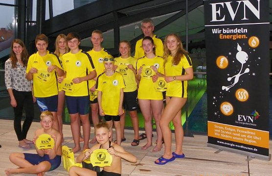 Pullkicks und Badekappen von der EVN (Foto: privat) Pullkicks und Badekappen von der EVN (Foto: privat)