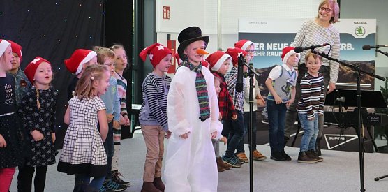 Singen, tanzen, spielen in der Skoda-Autowelt (Foto: Angelo Glashagel)
