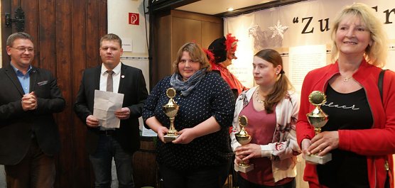 Die Gewinner des Adventskranzwettbewerbs (Foto: nnz)