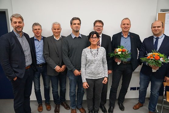 Hans-J&uuml;rgen Weidt ist neuer stellvertretender Vorstandsvorsitzender, Henry Pasenow neues Mitglied im Vorstand (ganz rechts). Auf dem Foto sind weiterhin zu sehen: Stephan Klante, Andreas Gerbothe, Steffen Meyer, Kai Buchmann, Frank Rostek (v.l.n.r.) und Carmen Lis (Foto: Wasserverband Nordhausen)