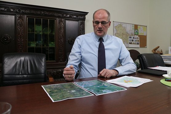 Landrat Matthias Jendricke konkretisierte am Nachmittag seine Pl&auml;ne f&uuml;r den Ausbau der Nordh&auml;user Stra&szlig;enbahn (Foto: Angelo Glashagel)