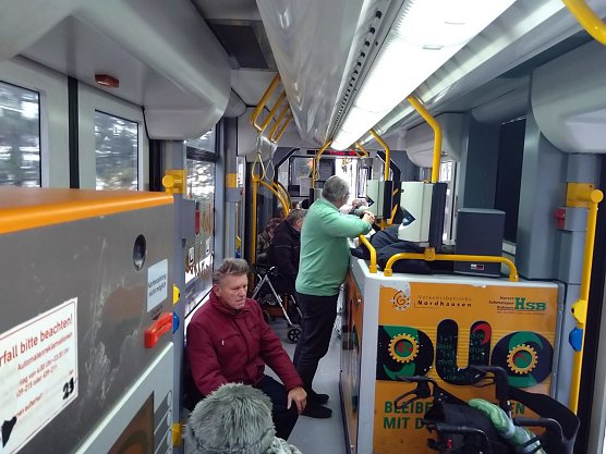 Straßenbahnfahrt (Foto: Martina Röder) Straßenbahnfahrt (Foto: Martina Röder)