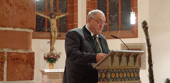 Egon Primas w&auml;hrend der traditionellen Hubertusmesse (Foto: Georg Backhaus)