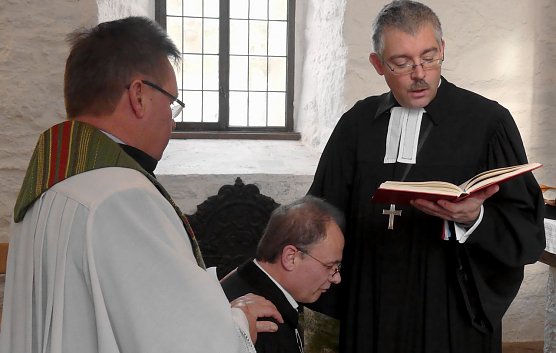 Pfarrer Jochen Lenz in S&uuml;lzhayn eingef&uuml;hrt (Foto: R. Englert)