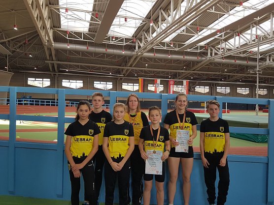 Erfolgreiche Leichtathleten des LV Altstadt 98 (Foto: Linda Nuck)