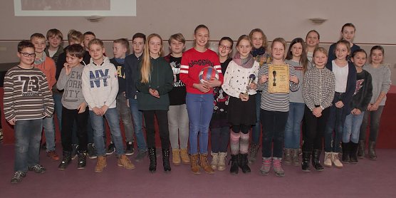 So sehen Sieger aus - Die Klasse 5-1 gewinnt den Wettstreit (Foto: Heike Roeder)