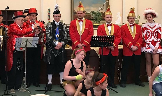 Fasching in der Neanderklinik (Foto: Petra J&auml;ger)