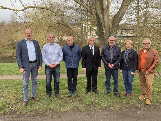  von links: Schirmherr LR Matthias Jendricke, Schatzmeister Dieter K&ouml;hler, stellv. Vorsitzender J&uuml;rgen Aksteiner, Vorsitzender Olaf Salomon, Beisitzer Udo K&uuml;rbis, GF der Landesverkehrswacht Th&uuml;ringen Dagmar Lemke, Schriftf&uuml;hrer Rainer Kottek (Foto: Dieter K&ouml;hler)