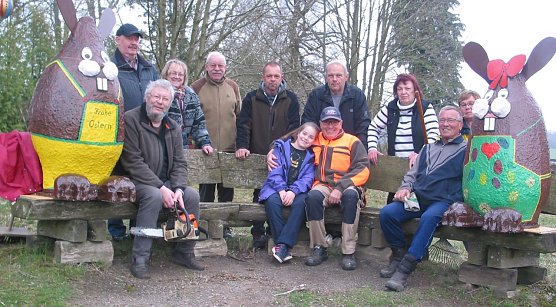 Die Osterhasenbank (Foto: W. J&ouml;rgens)