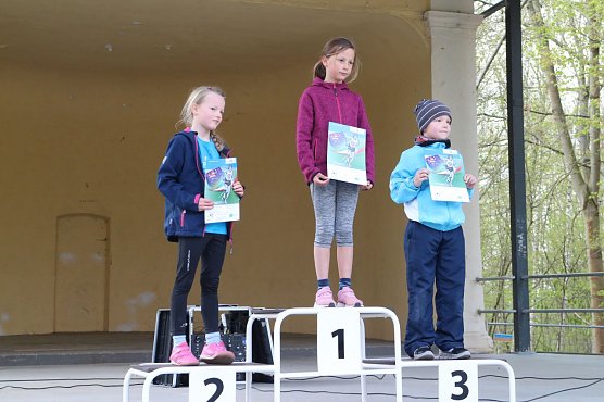 Die drei schnellsten Nachwuchsl&auml;uferin unter den Kleinen, v.l.: Frieda Charlotte Tolle, Dietke Schimpff, Alina Sternkopf (Foto: Angelo Glashagel)